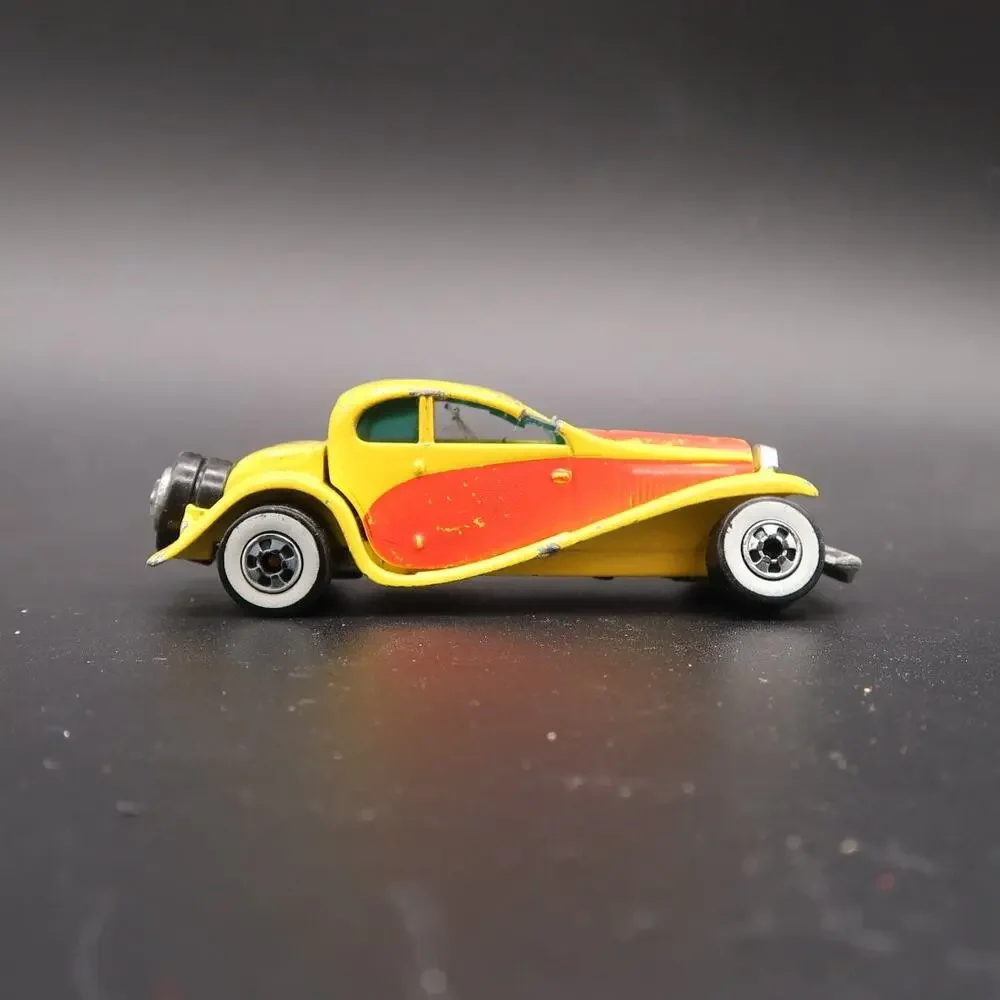 Hot Wheels Roadsters Diecast Cars Set of 3 1:64 Scale Art Deco Streamline 1980s